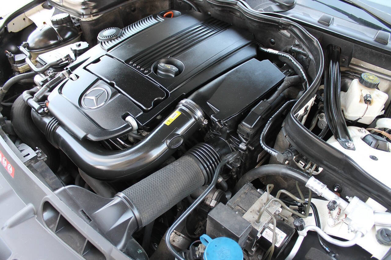 Used 2012 Mercedes-Benz C 250 Sedan image 16
