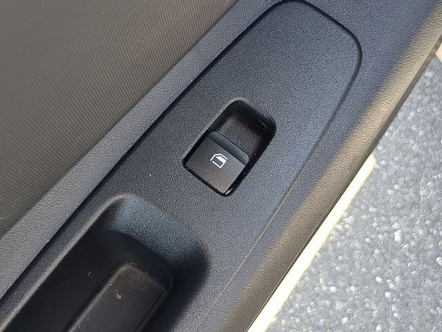 Used 2024 Hyundai Elantra Limited FWD image 35