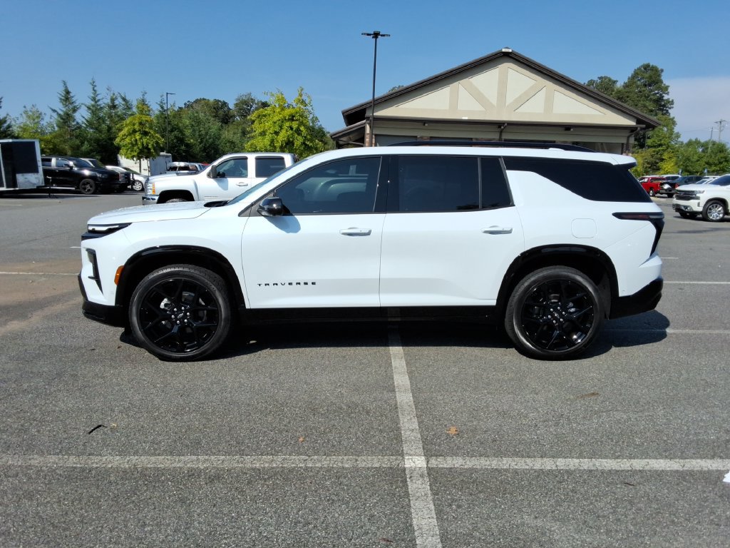 Certified 2026 Chevrolet Traverse RS FWD image 8
