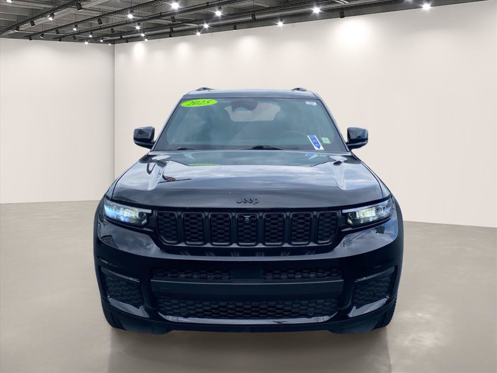 Used 2025 Jeep Grand Cherokee L Limited w/ Luxury Tech Group II AWD/4WD image 2