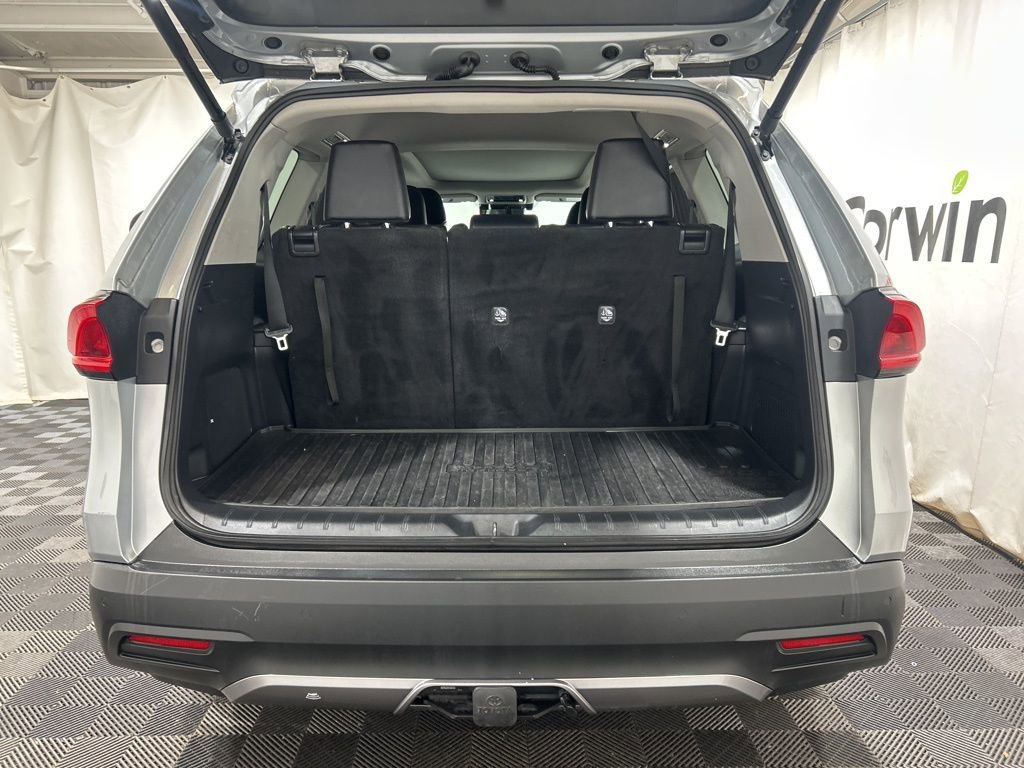 Used 2024 Toyota Grand Highlander AWD image 17