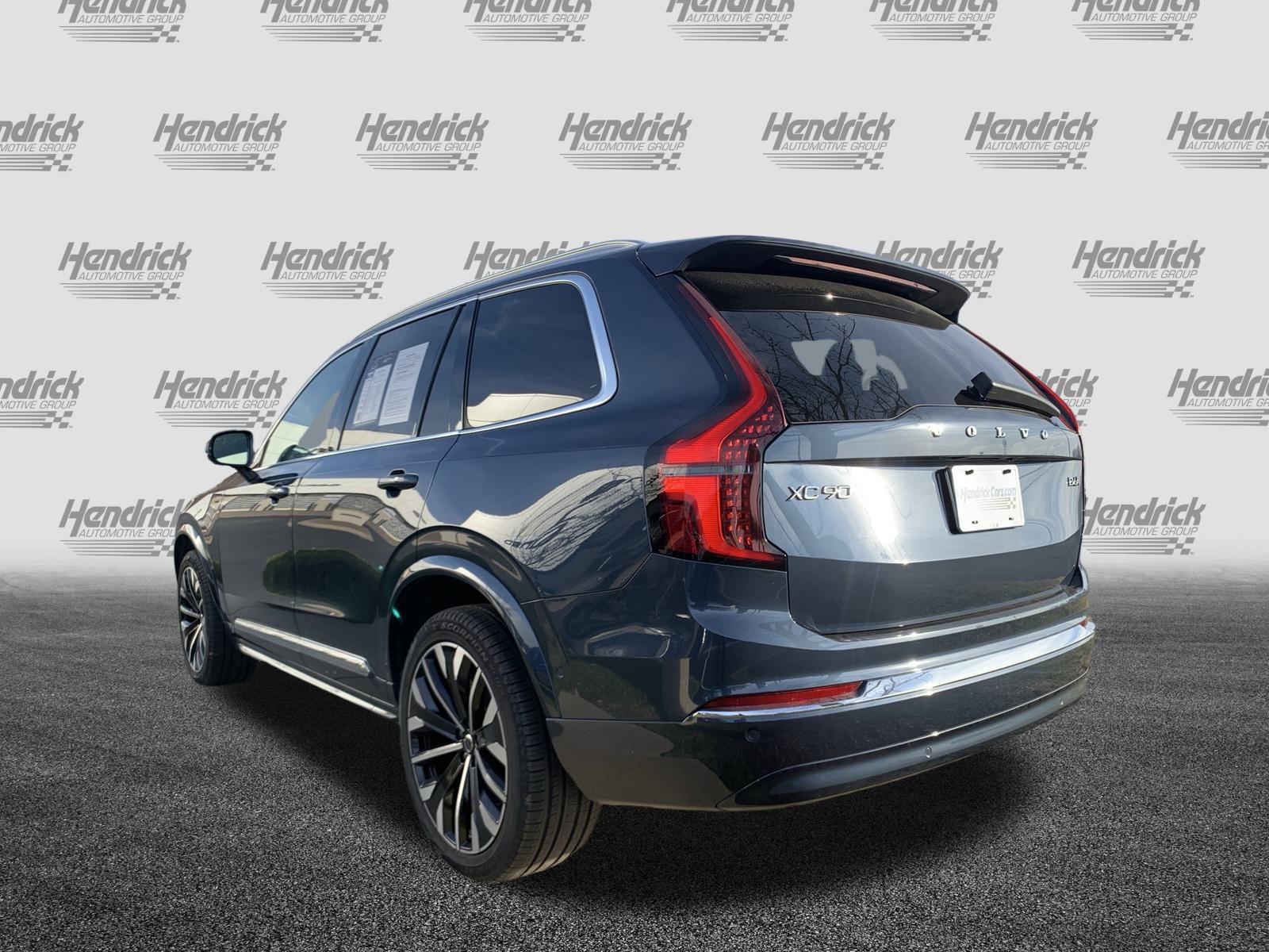 Used 2025 Volvo XC90 B6 Plus image 8