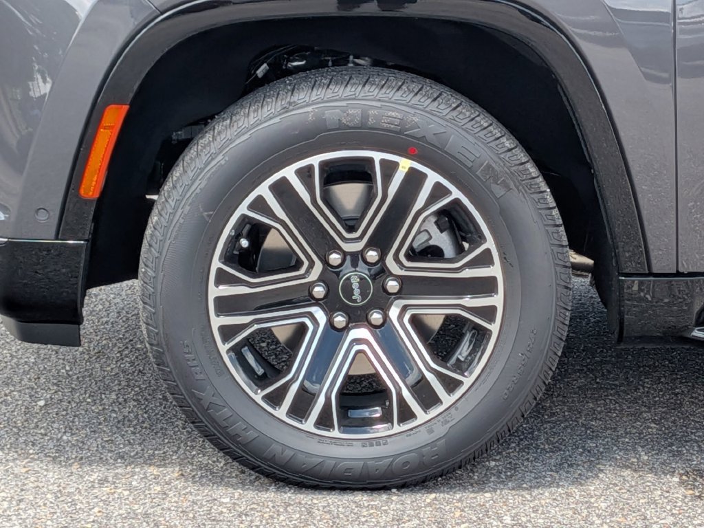 New 2026 Jeep Grand Wagoneer 4WD image 12