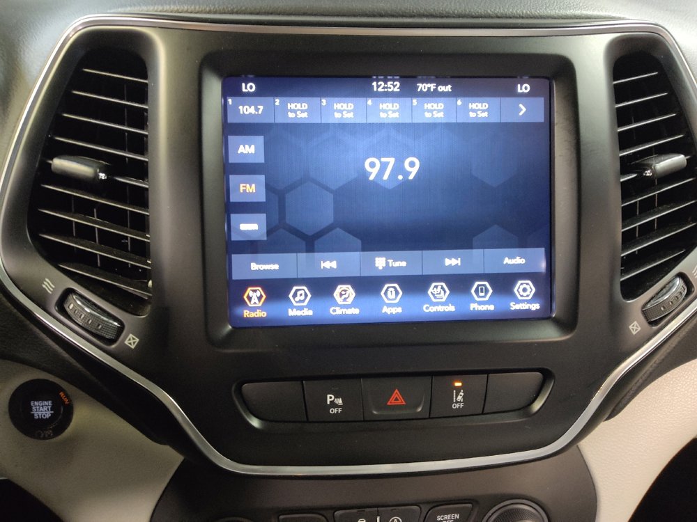 Used 2021 Jeep Cherokee Latitude Lux w/ Sun & Sound Group AWD/4WD image 25