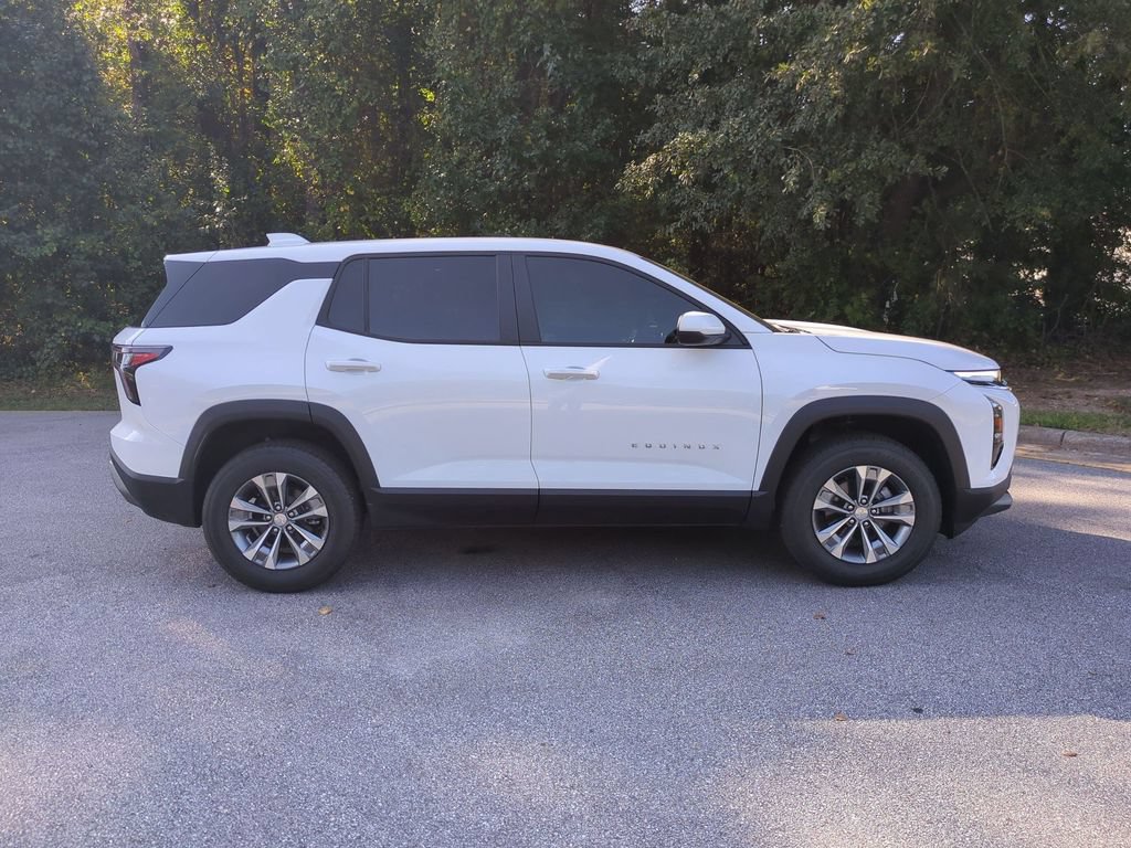New 2026 Chevrolet Equinox LT FWD image 3