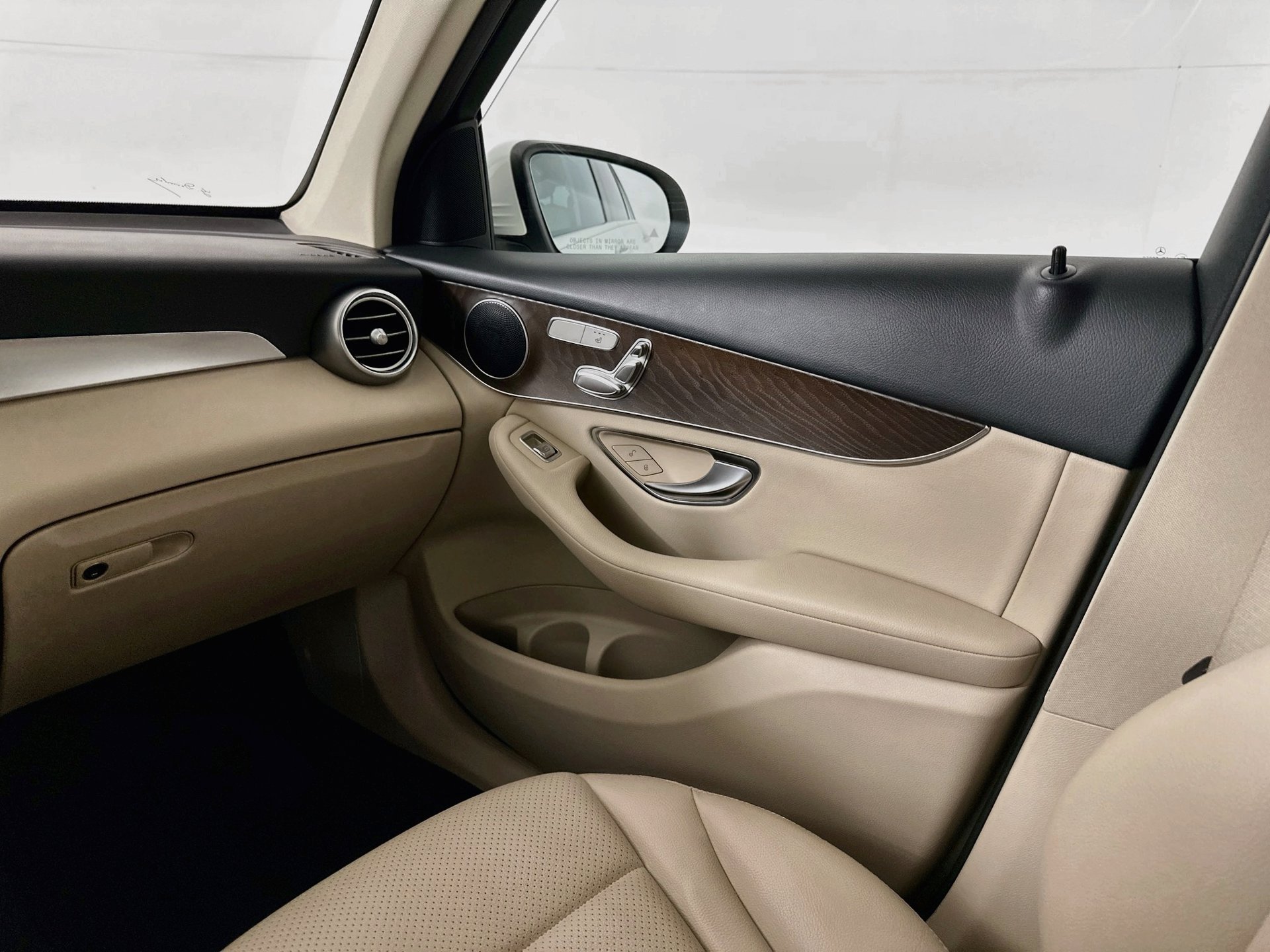 Used 2019 Mercedes-Benz GLC 300 image 24
