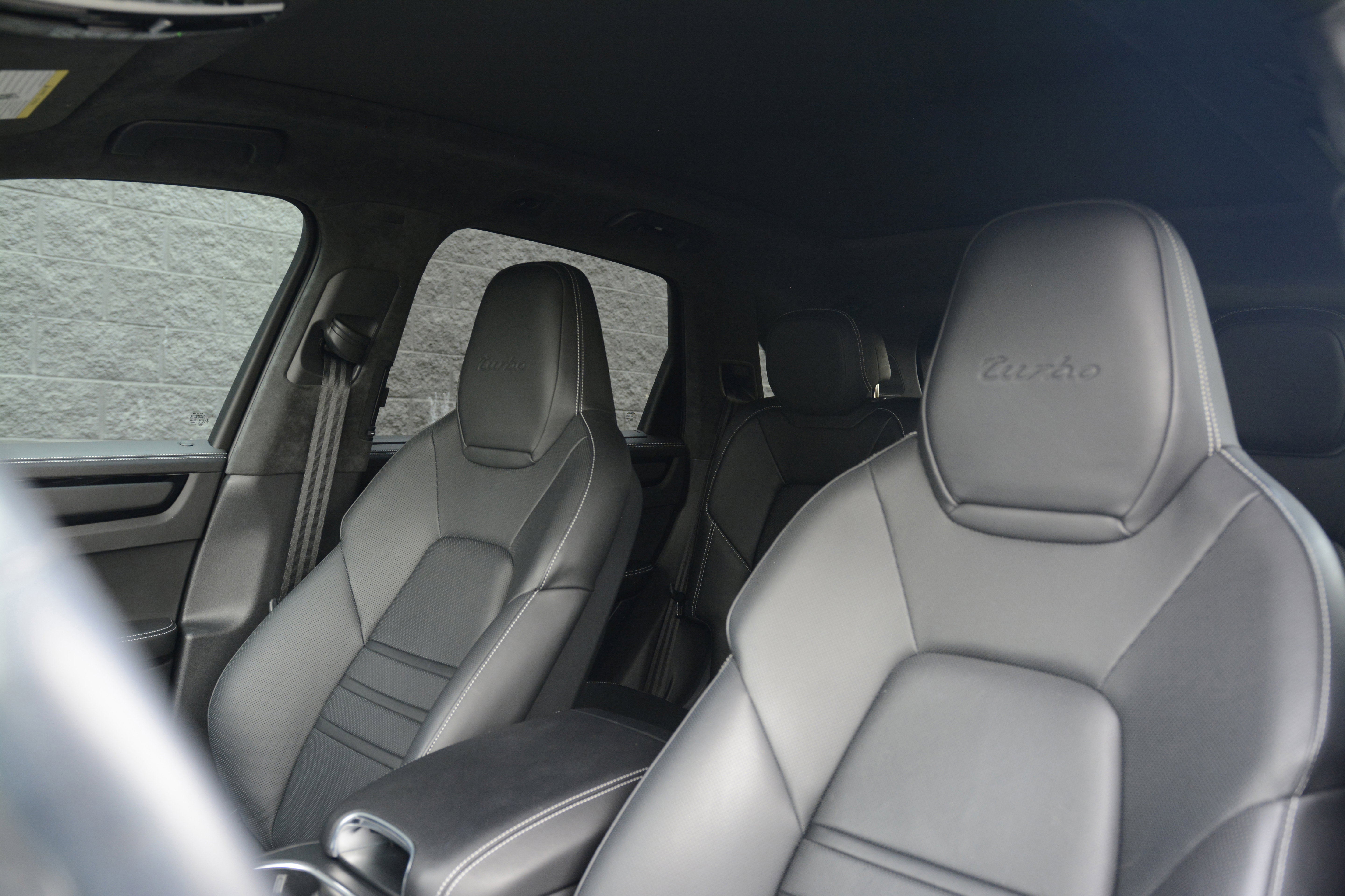 Certified 2023 Porsche Cayenne Turbo image 5