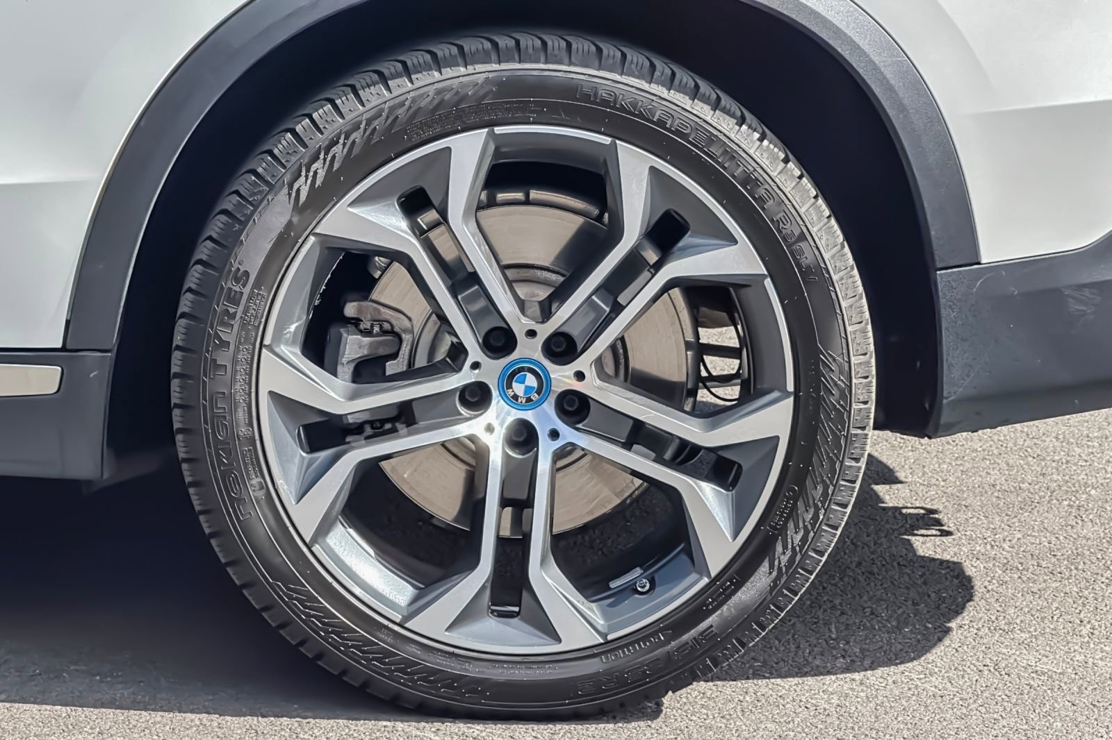 Used 2024 BMW X5 xDrive50e w/ Premium Package image 40