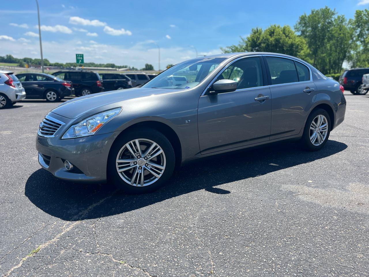 Used 2015 INFINITI Q40 AWD w/ Moonroof Package image 13