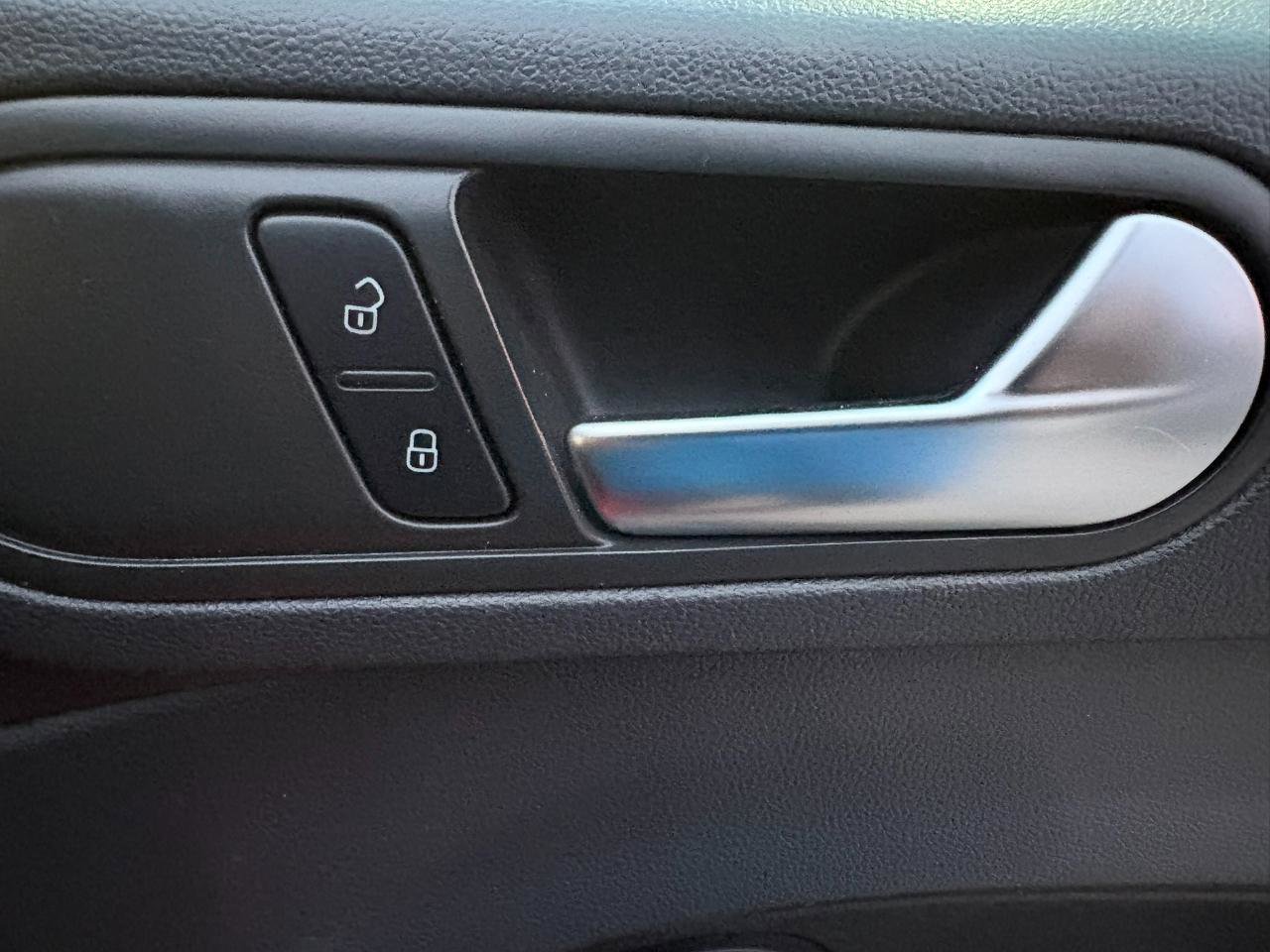 Used 2014 Volkswagen Beetle 1.8T image 22