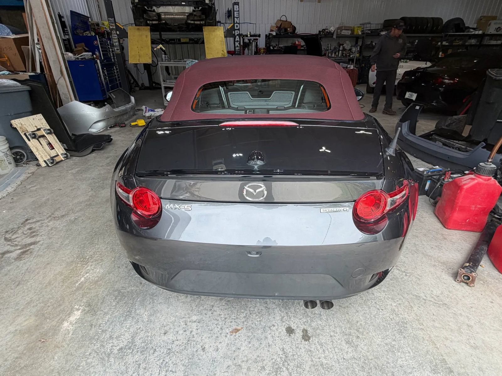 Used 2018 MAZDA MX-5 Miata Club w/ Brembo/BBS Recaro Package RWD image 4