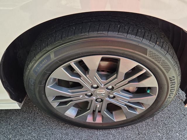 Certified 2025 Honda Odyssey Touring image 10