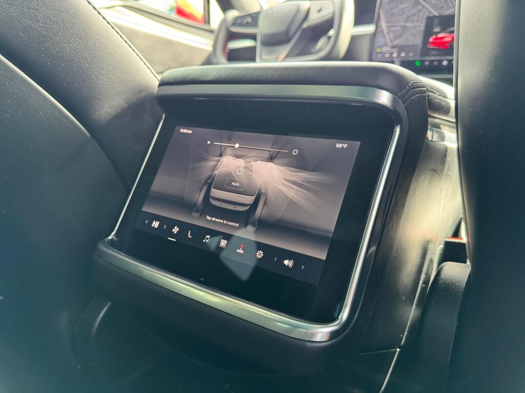 Used 2021 Tesla Model S Plaid image 22