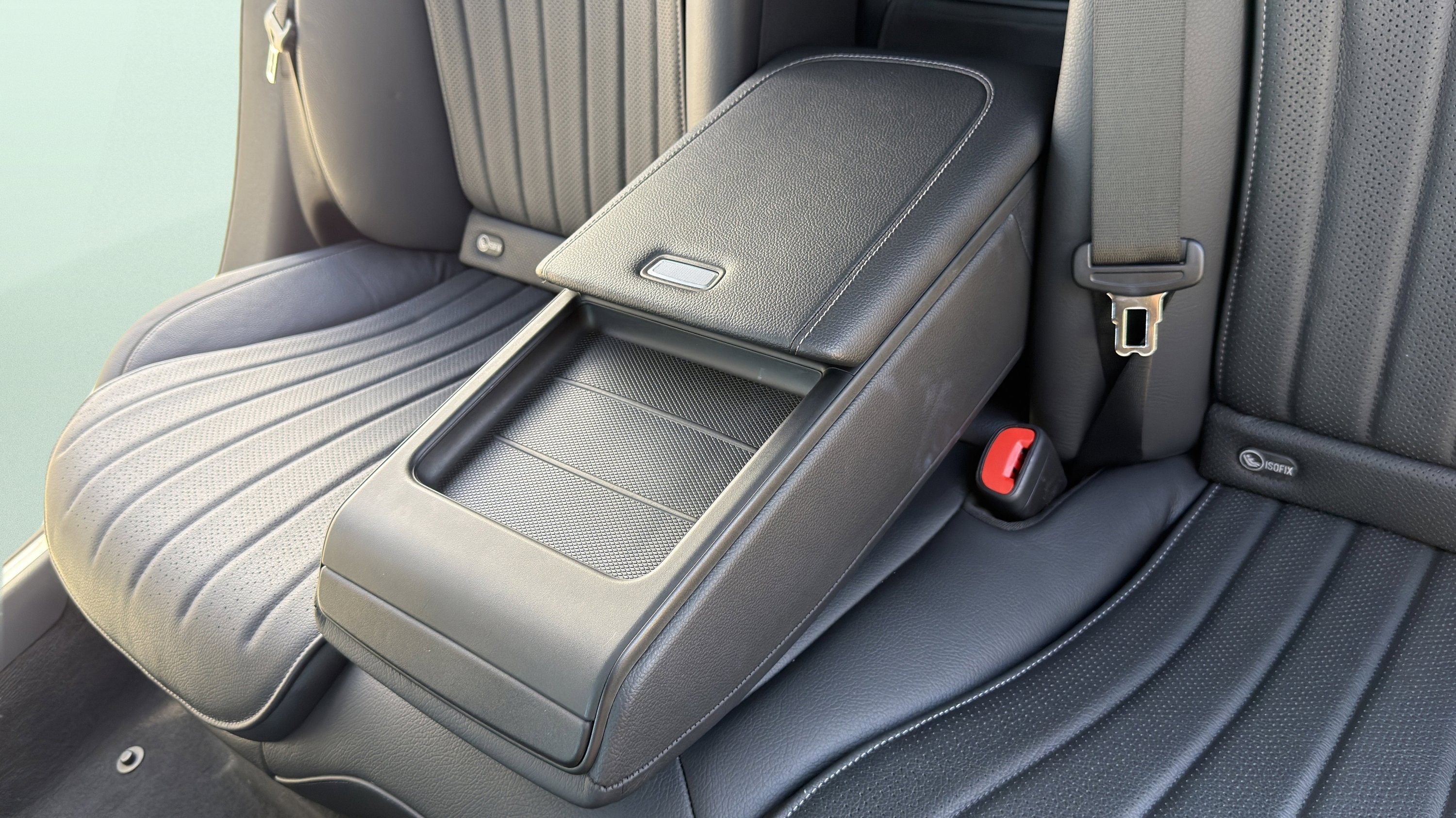 Used 2022 Mercedes-Benz S 500 S 500 w/ AMG Line Package image 31