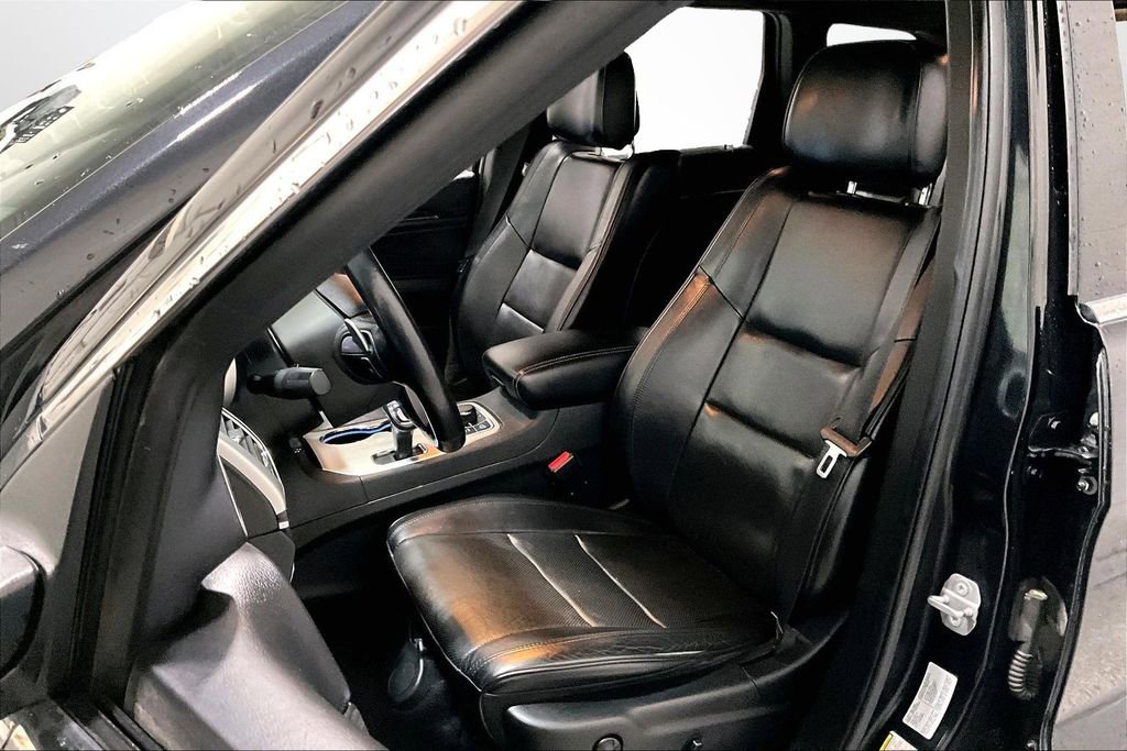 Used 2015 Jeep Grand Cherokee Overland w/ Advanced Technology Group image 21