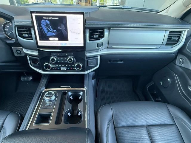 Certified 2024 Ford Expedition XLT RWD image 24