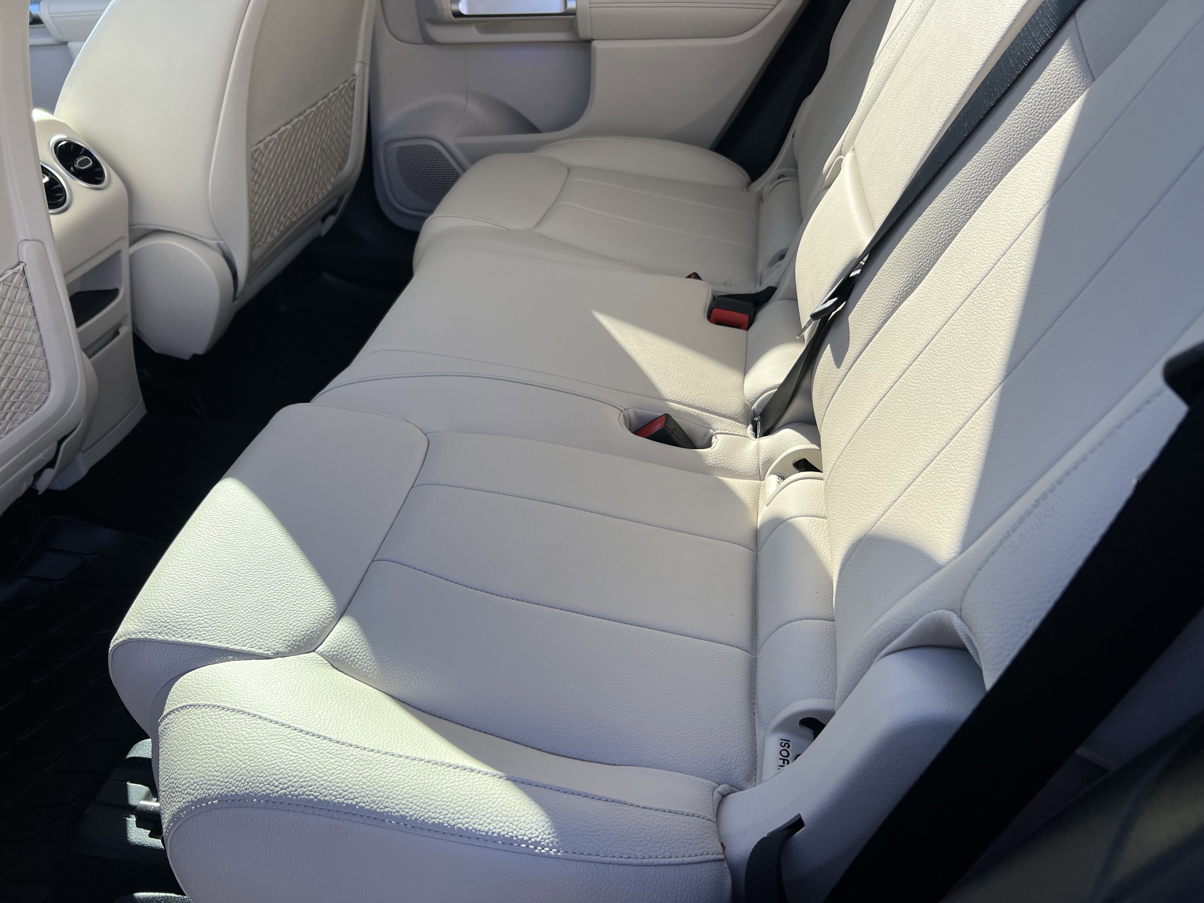 Used 2022 Mercedes-Benz GLB 250 image 30