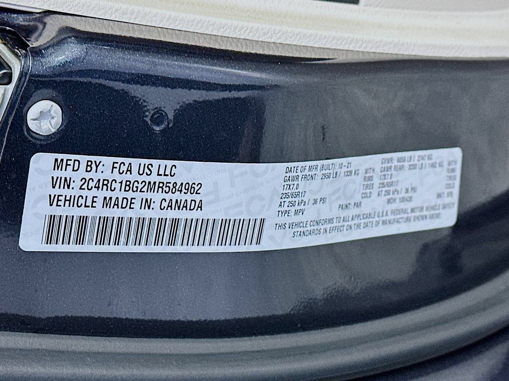Used 2021 Chrysler Pacifica Touring-L FWD image 34