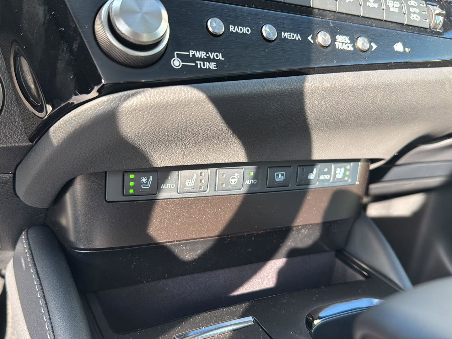 New 2025 Lexus ES 350 w/ Premium Package image 23