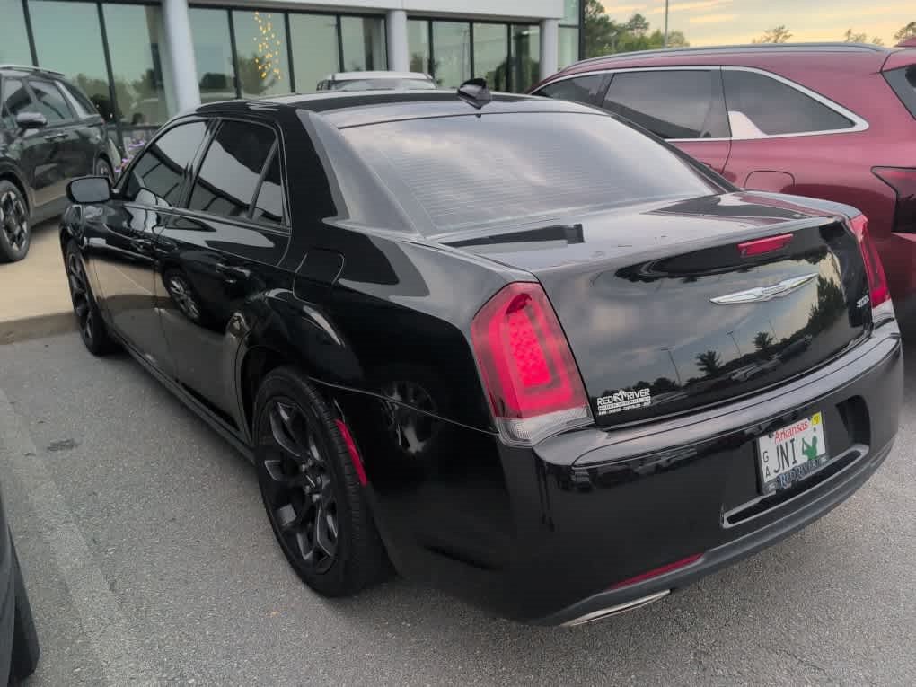 Used 2020 Chrysler 300 Touring w/ Sport Appearance Package RWD image 5