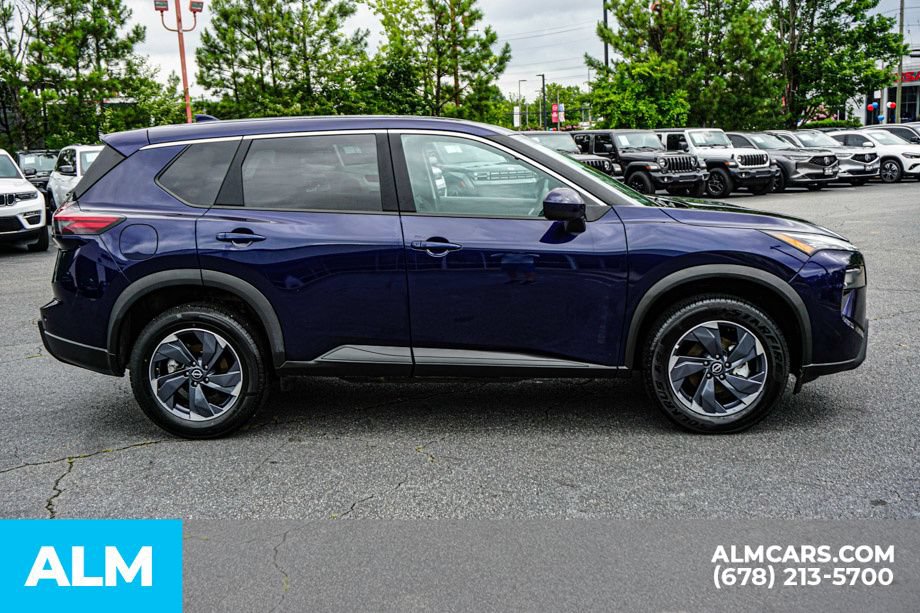 Used 2026 Nissan Rogue SV FWD image 8