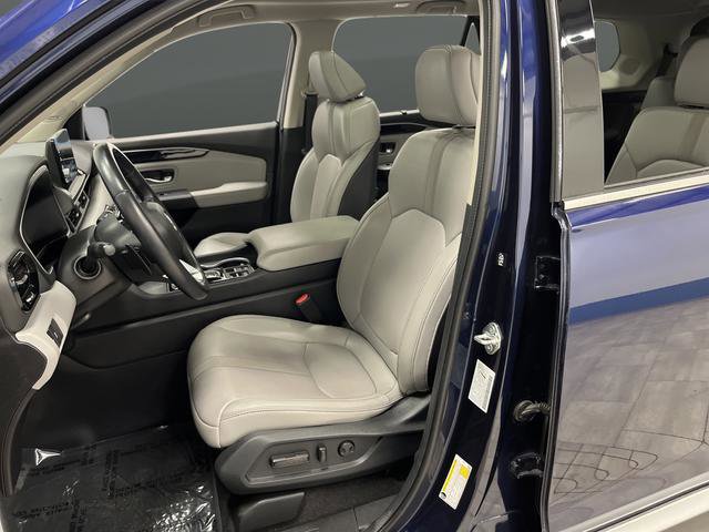 Used 2024 Honda Pilot Touring image 4