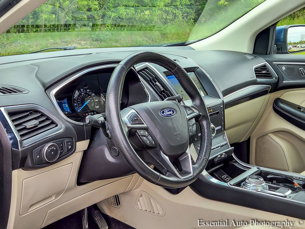 Used 2019 Ford Edge Titanium w/ Cold Weather Package AWD/4WD image 9