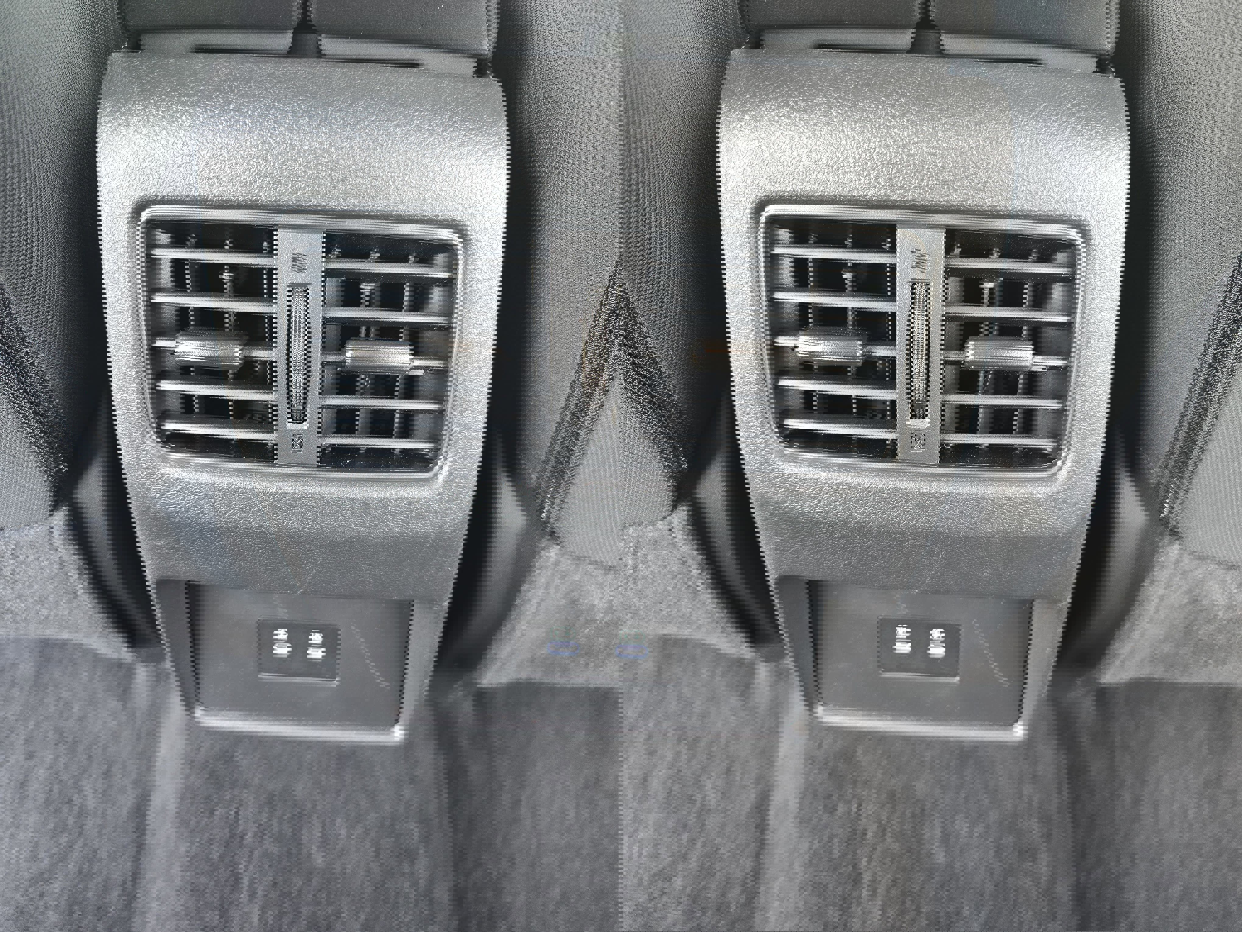 Used 2025 Nissan Rogue SV image 12