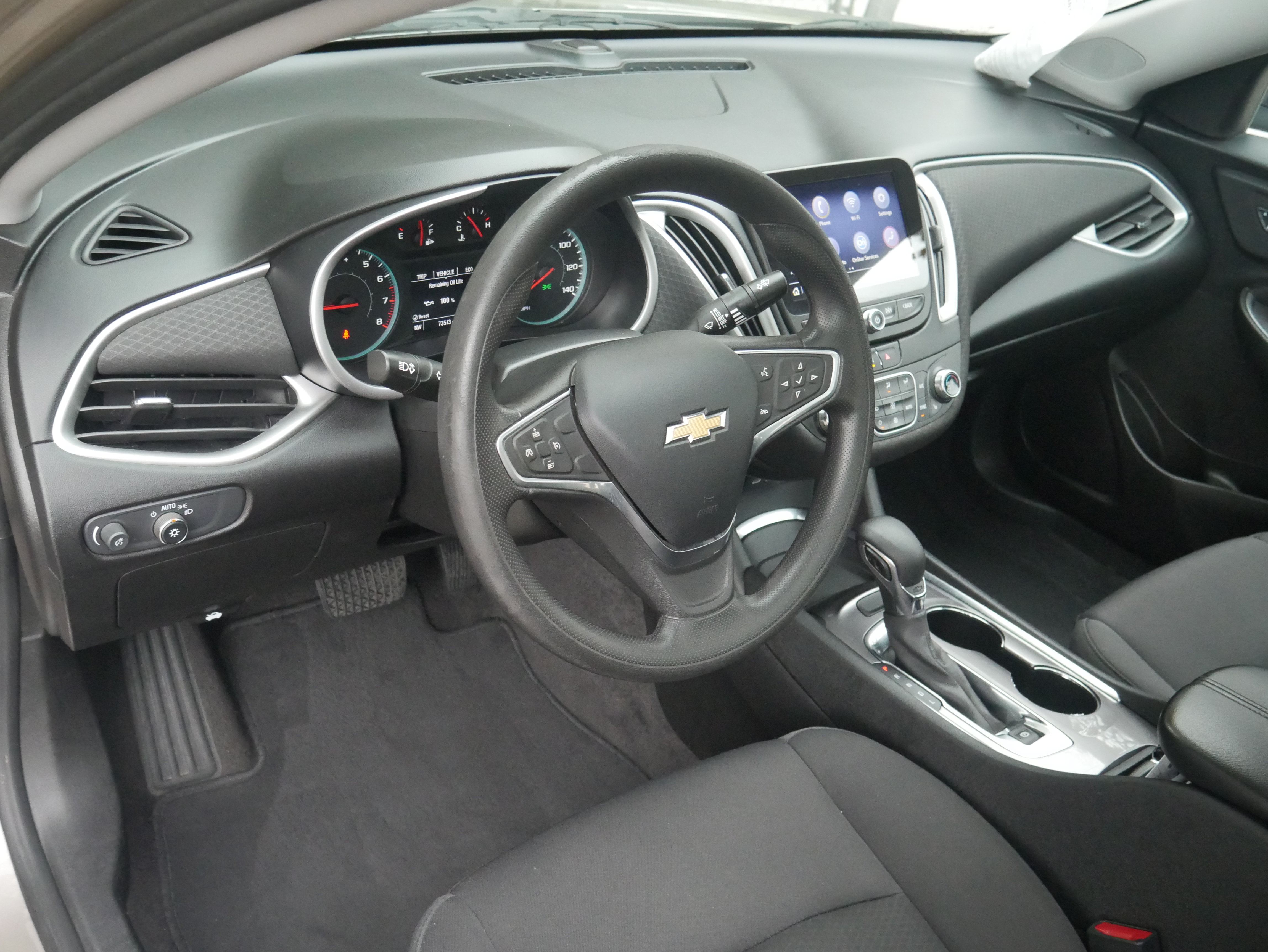 Used 2022 Chevrolet Malibu LT FWD image 4