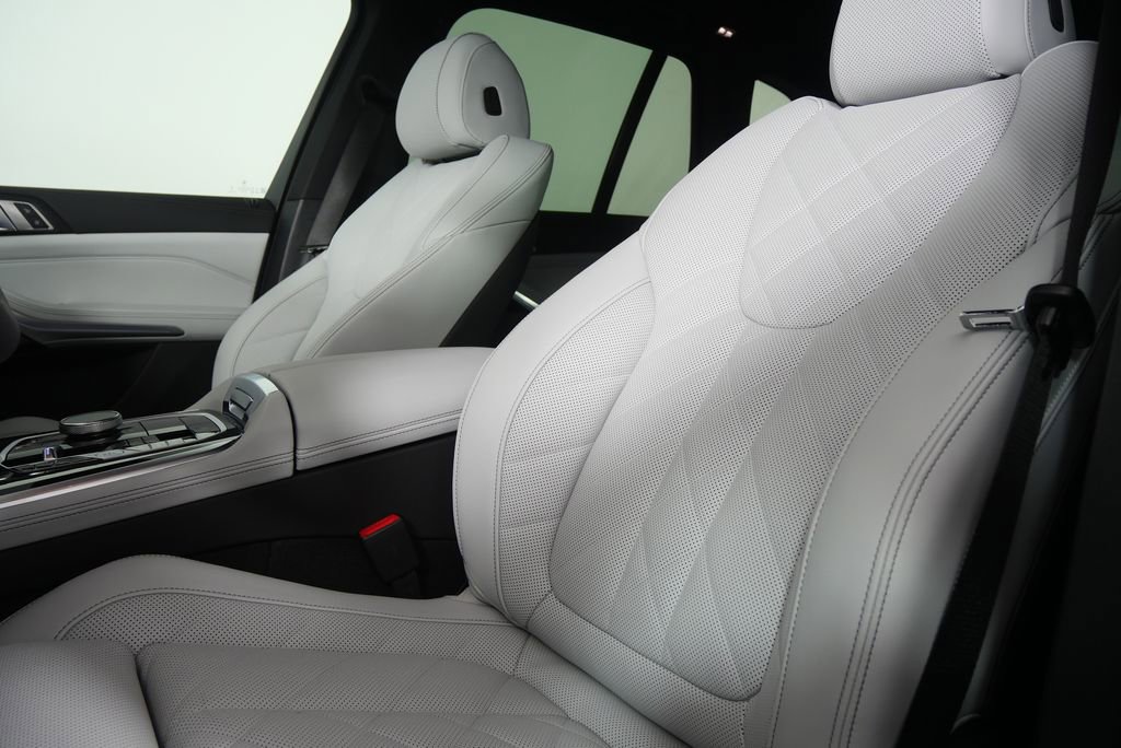 Used 2026 BMW X5 xDrive40i w/ M Sport Package image 11