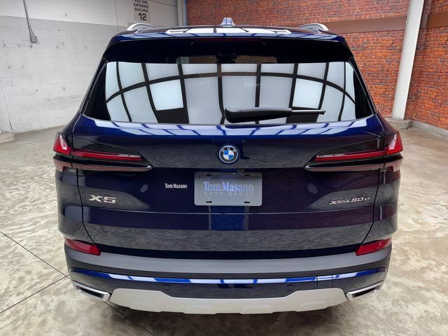 Used 2026 BMW X5 xDrive50e w/ Executive Package AWD/4WD image 4