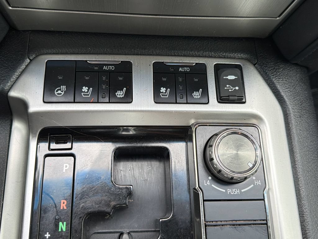 Used 2018 Toyota Land Cruiser AWD/4WD image 27