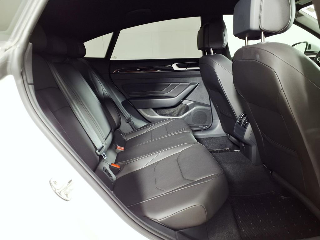 Used 2023 Volkswagen Arteon SE image 10