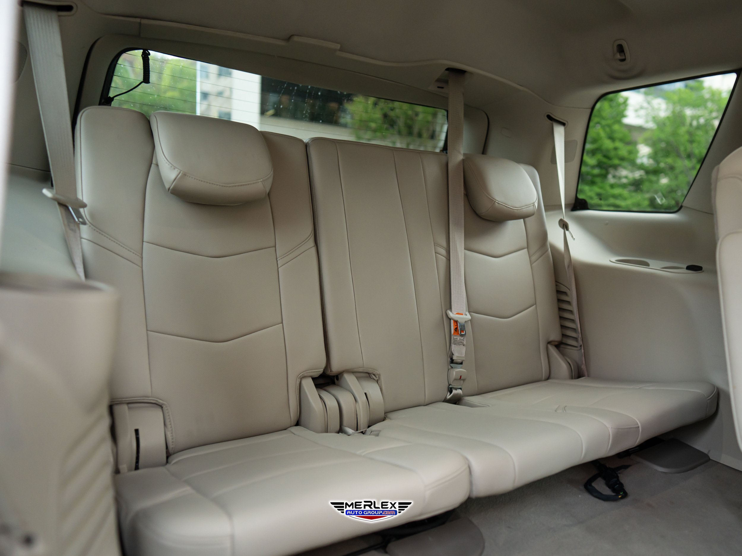 Used 2020 Cadillac Escalade Luxury w/ Escalade Sport Edition AWD/4WD image 20
