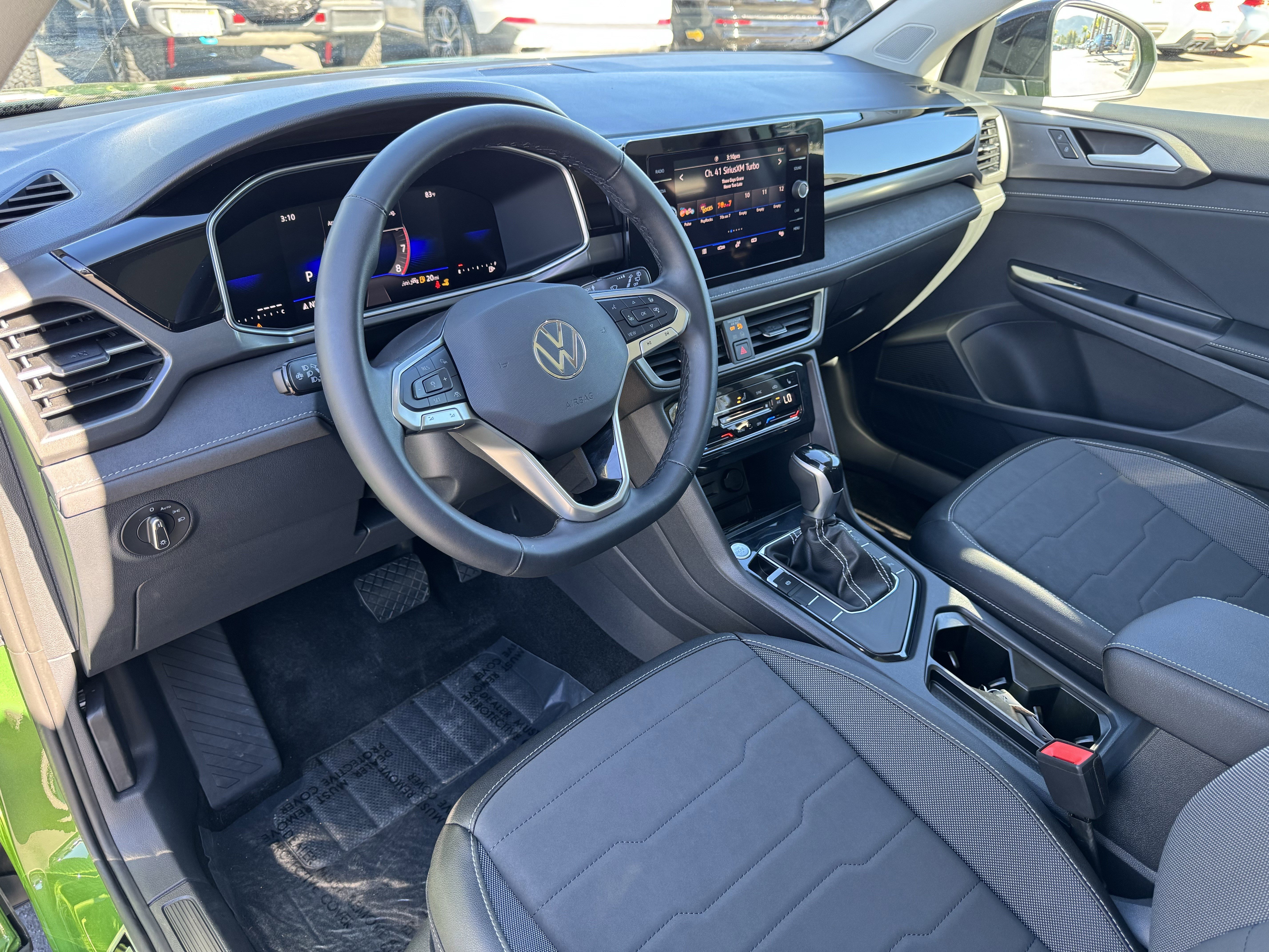 Certified 2025 Volkswagen Taos SE image 17