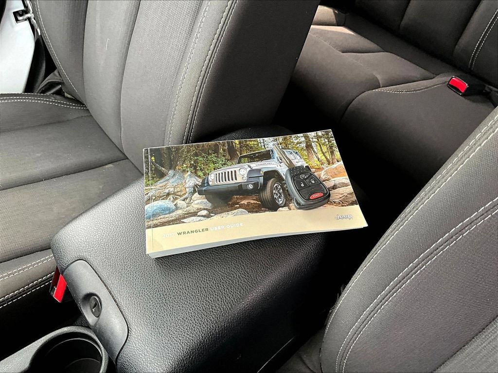 Used 2017 Jeep Wrangler Sahara w/ Connectivity Group AWD/4WD image 33