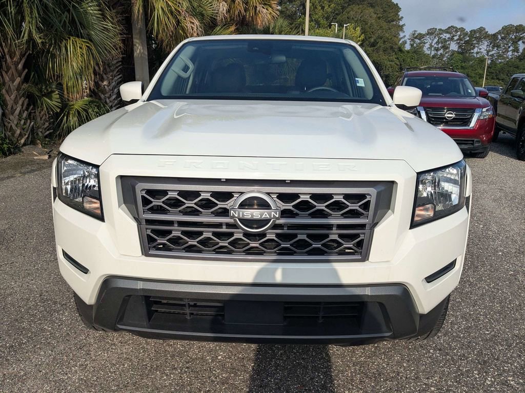Used 2024 Nissan Frontier SV RWD image 9