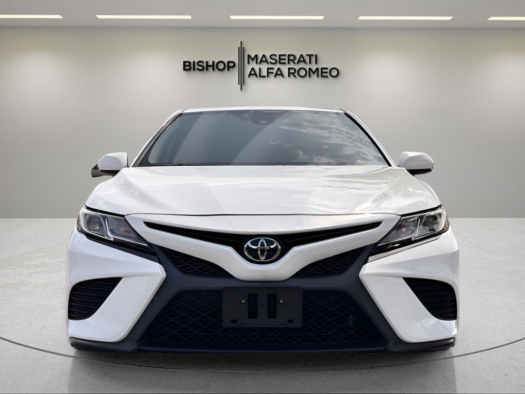 Used 2020 Toyota Camry SE image 2