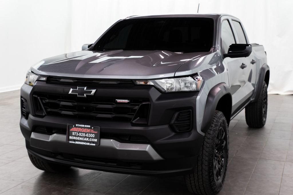 Used 2024 Chevrolet Colorado Trail Boss w/ Technology Package AWD/4WD image 5