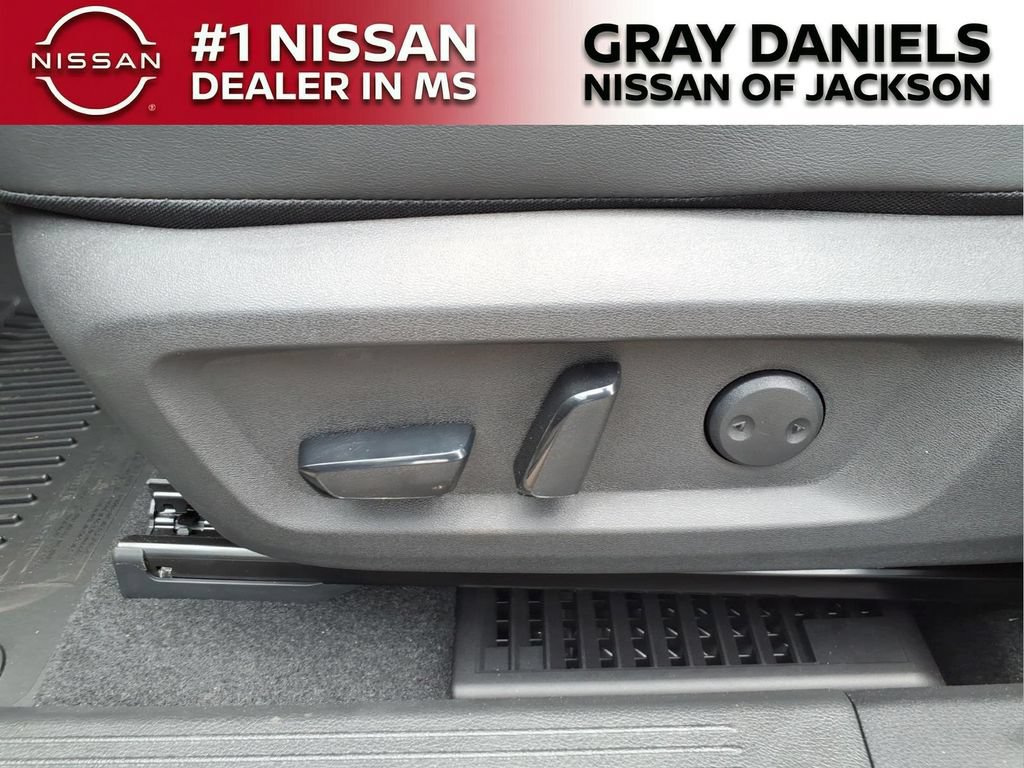 New 2026 Nissan Rogue Platinum AWD/4WD image 13