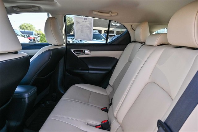 Used 2017 Lexus CT 200h w/ Navigation System Package image 16