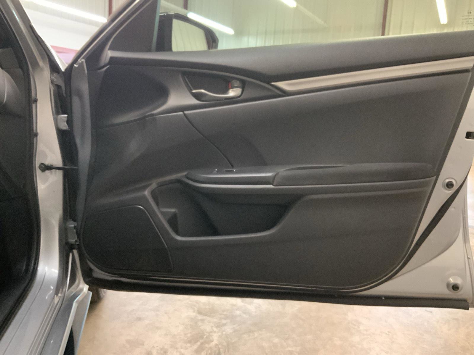 Used 2018 Honda Civic Sport image 24