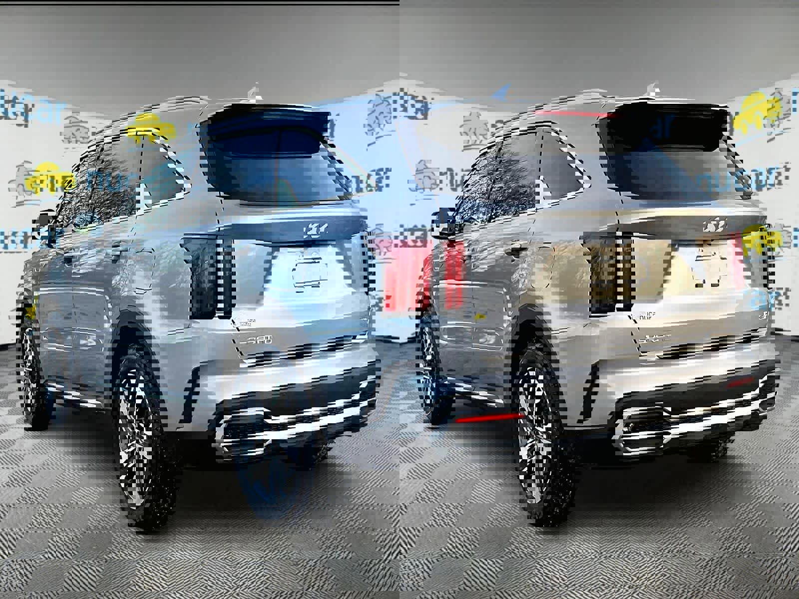 Used 2023 Kia Sorento SX Prestige w/ Panoramic Sunroof Package image 4