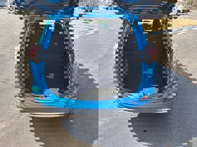 Used 2016 Toyota RAV4 XLE image 10