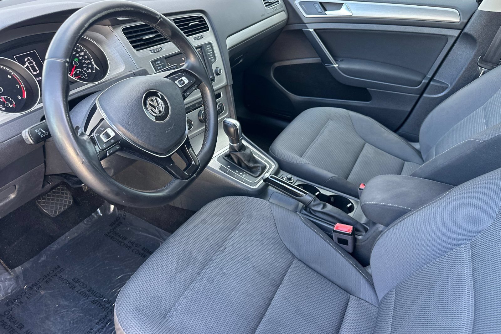 Used 2017 Volkswagen Golf S FWD image 10