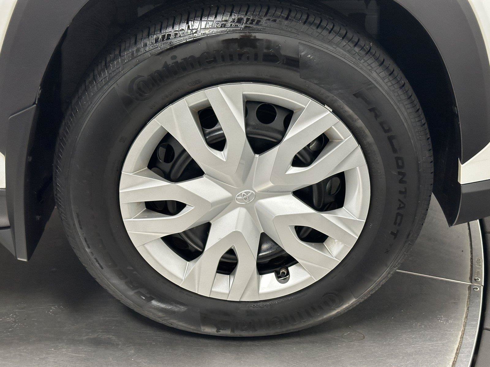 Used 2025 Toyota Corolla Cross L FWD image 17