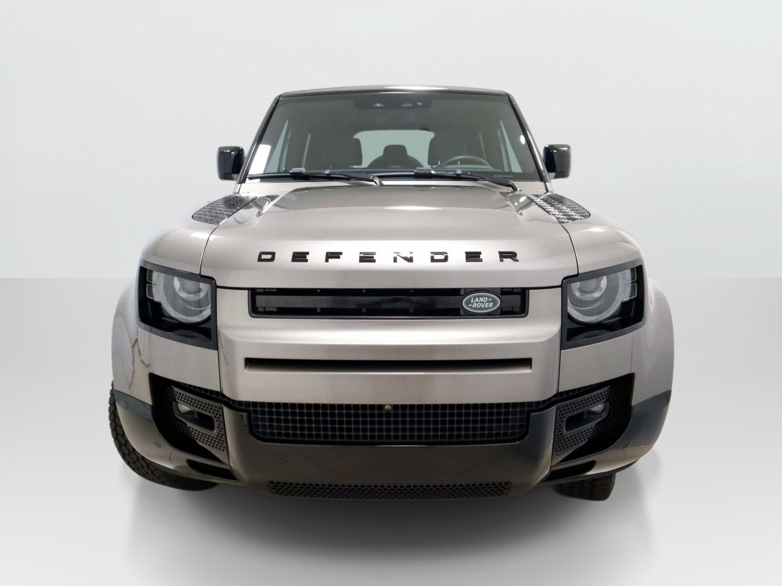 Used 2024 Land Rover Defender 110 X-Dynamic SE AWD/4WD image 8