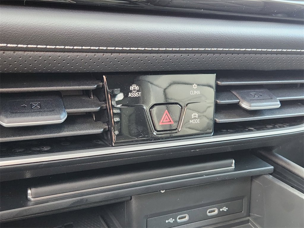 New 2026 Volkswagen Atlas SE image 14