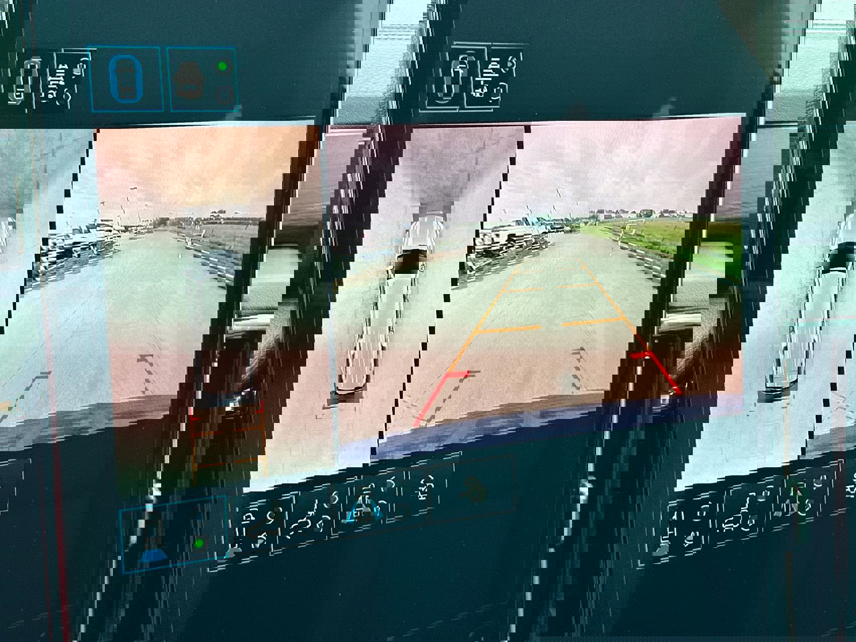 Used 2025 GMC Yukon XL Denali image 14