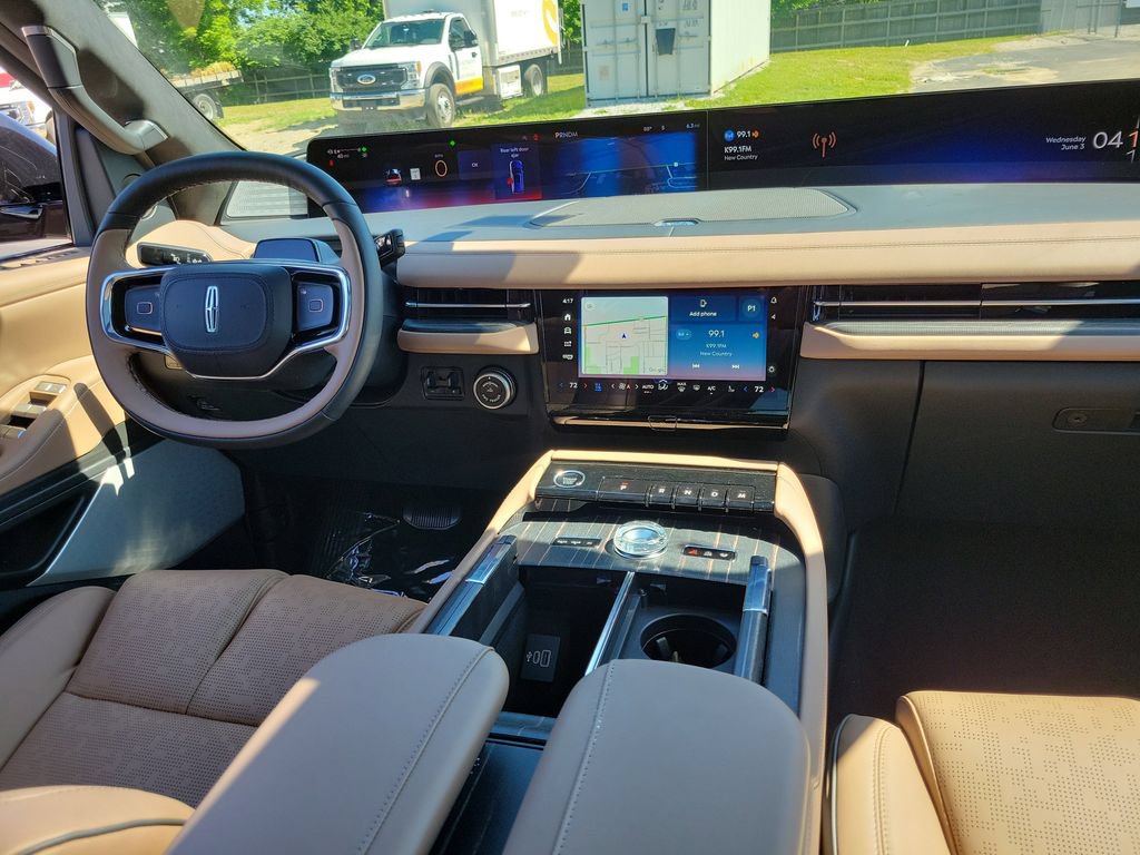 New 2026 Lincoln Navigator Black Label AWD/4WD image 13